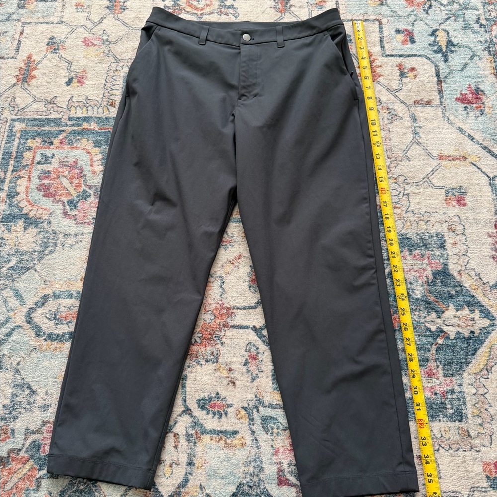 Lululemon ABC Classic Fit Pants Trouser
Warpstreme Dark Gray. 32x28